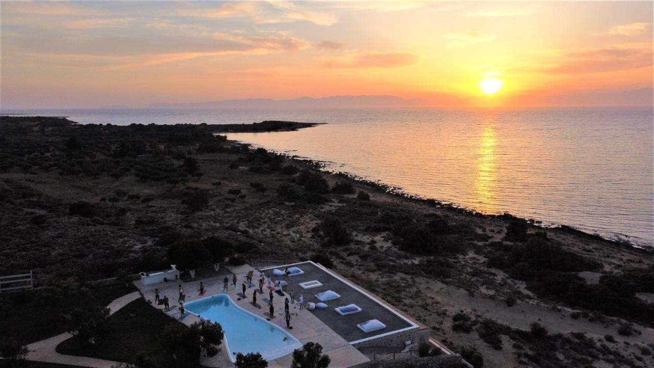 Eight Dimensions Capari Suites Elafonisos Экстерьер фото